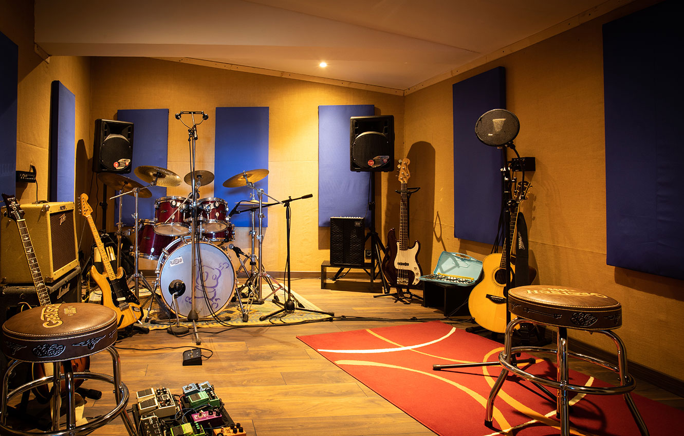 Studio d'enregistrement professionnel avec hébergement près de Paris : un  studio de musique à Beauvais (Oise) adapté à vos projets